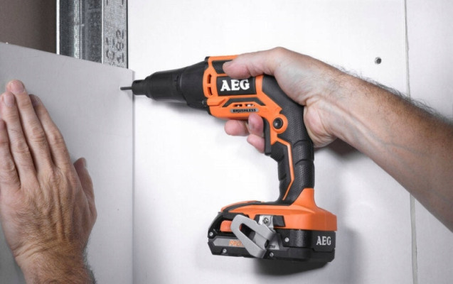 Wkrętarka akumulatorowe AEG BTS18BL-0 18 V